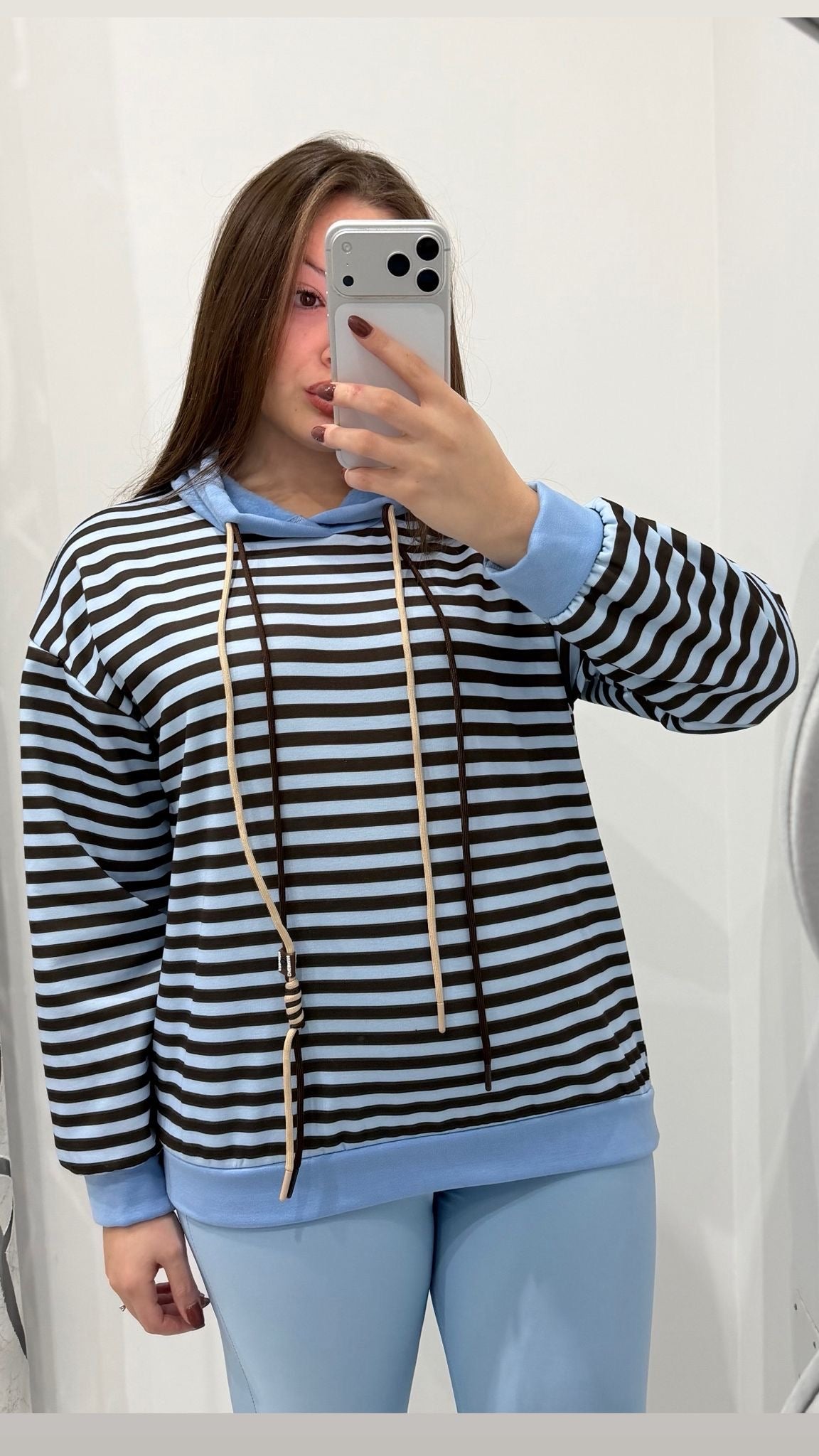 Felpa Trend a Righe con Cappuccio