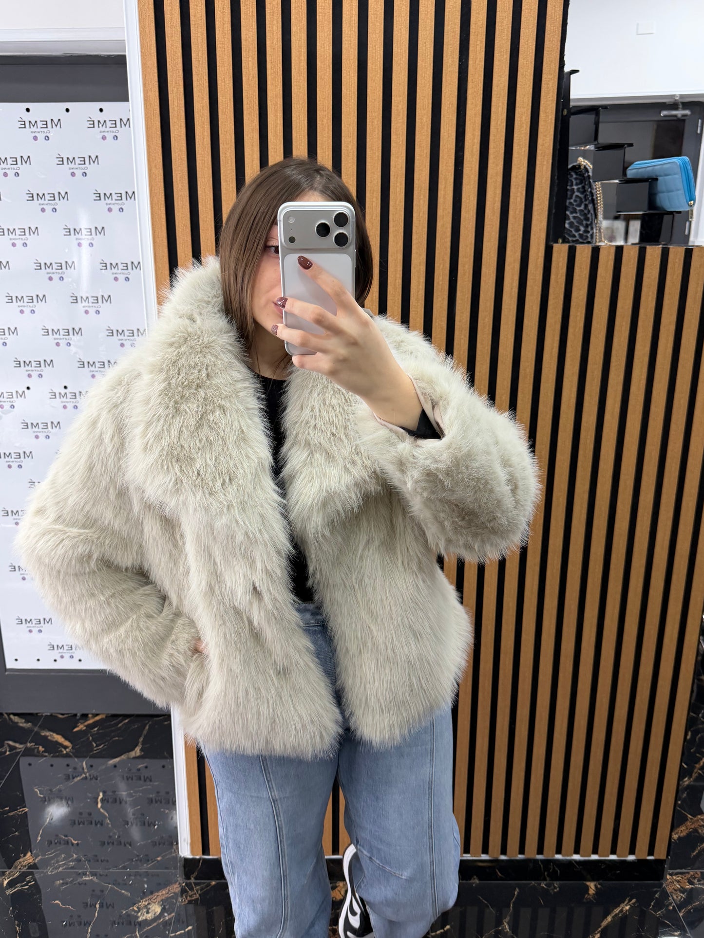 Eco Pelliccia Super Morbida Luxury Collo Ampio in varie colorazioni per Look Elegante e Comfortabile